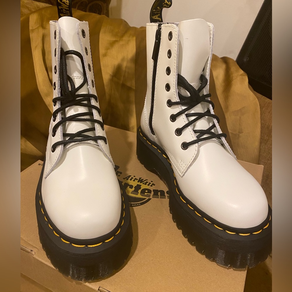 •	2" heel 1.5" platform
•	6.5" shaft height; 10.5" flexiable